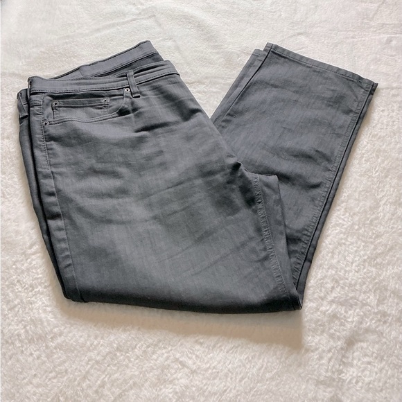 Black Straight Jeans with Comfortable Denim - Picture 1 of 5